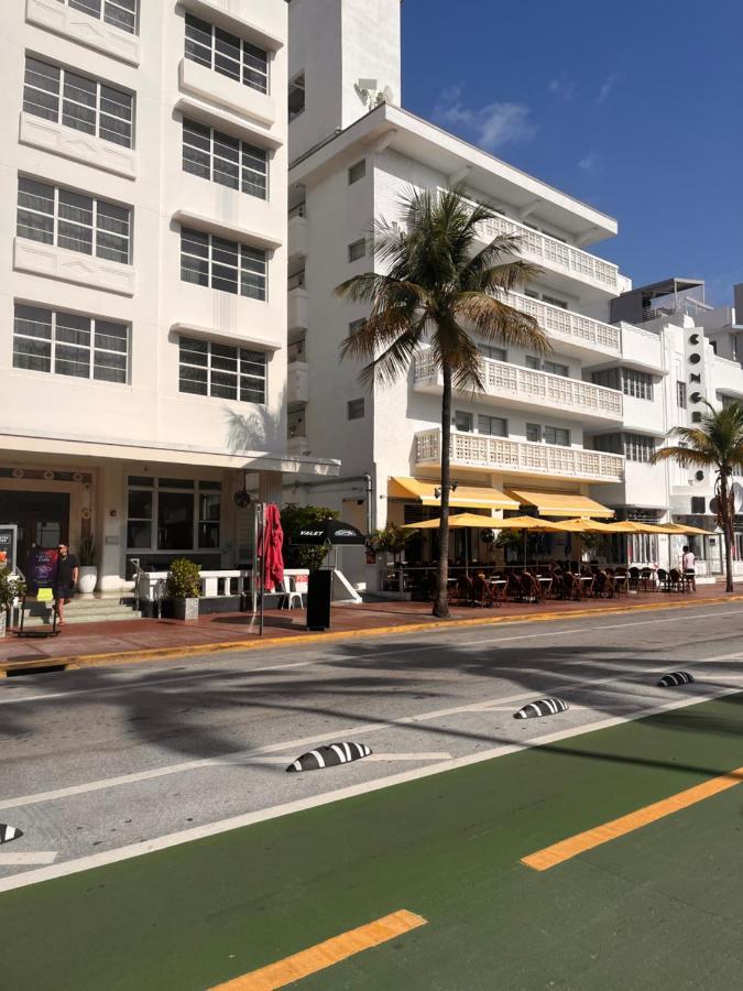 Suites At The Strand On Ocean Drive Маямі-Біч Екстер'єр фото