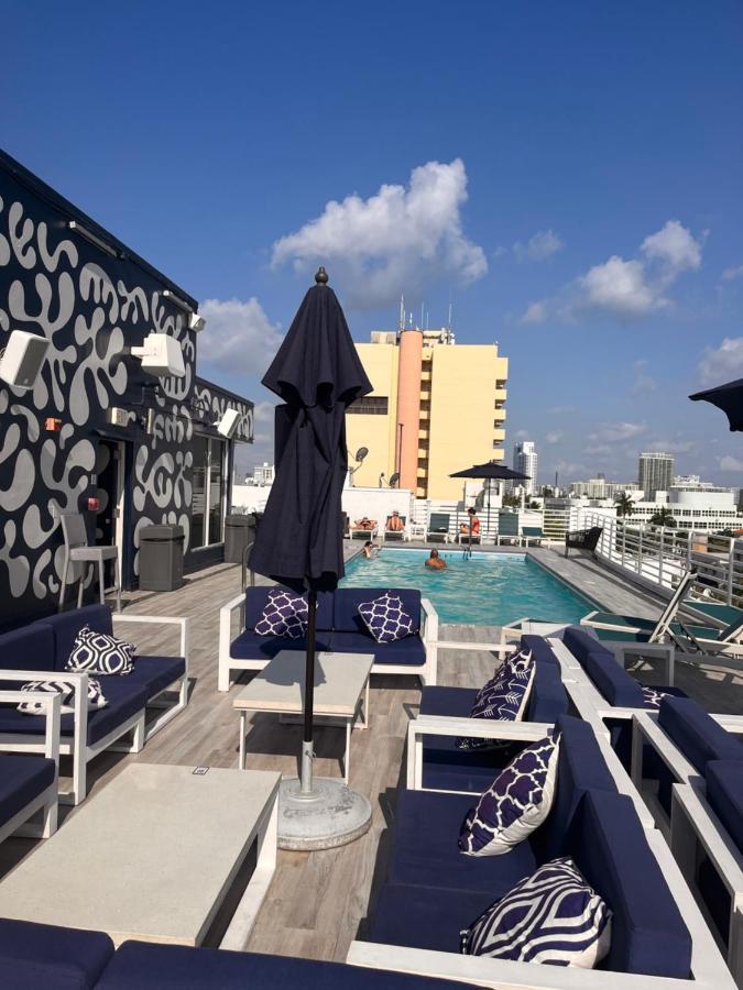 Suites At The Strand On Ocean Drive Маямі-Біч Екстер'єр фото